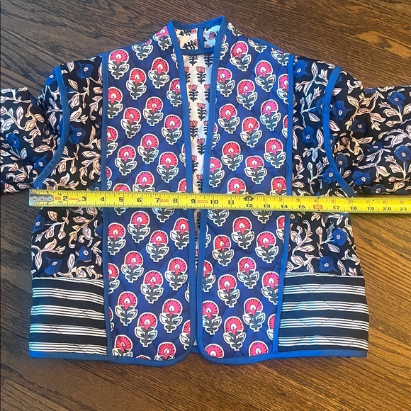 Reversible Quilted Cropped Dainty Floral Jacket - Picture 8 of 15